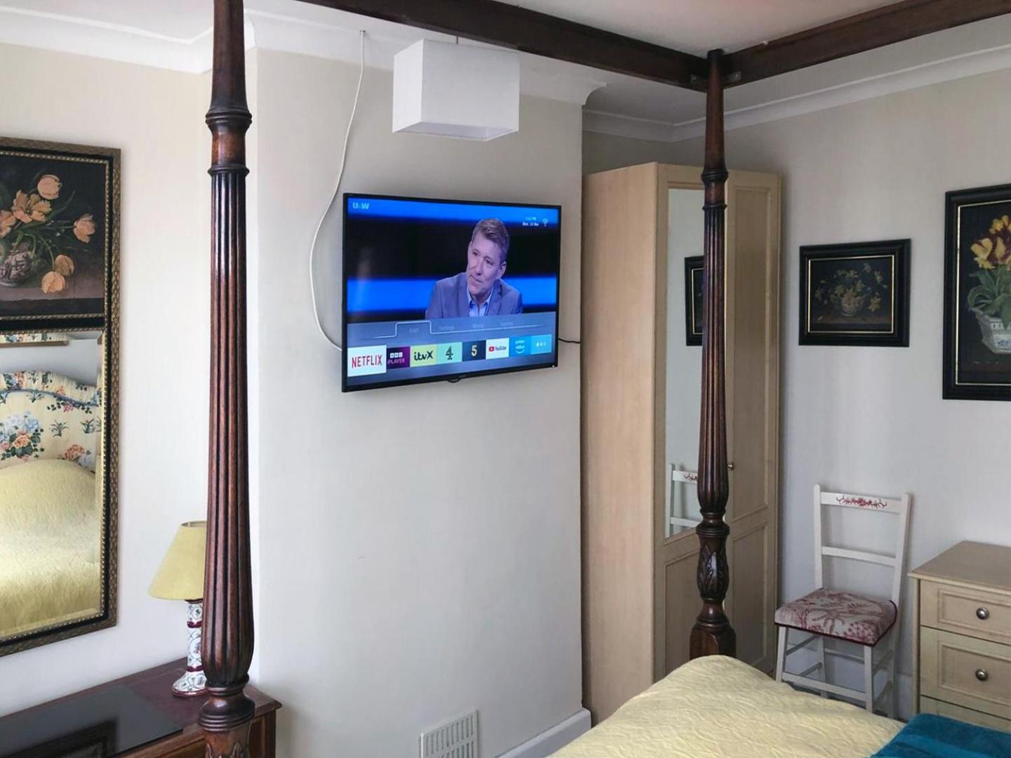 فيلا Residential 3 Bed House Harnham ساليزبري المظهر الخارجي الصورة